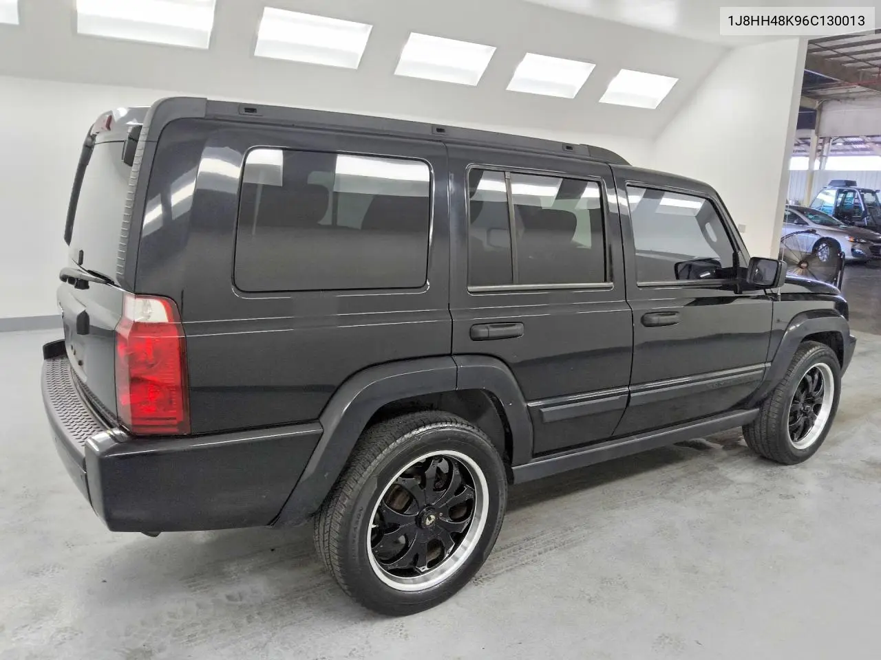 2006 Jeep Commander VIN: 1J8HH48K96C130013 Lot: 58258456