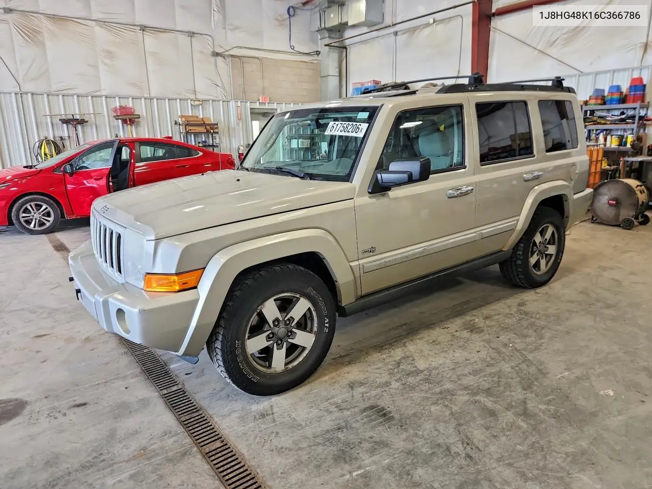 2006 Jeep Commander VIN: 1J8HG48K16C366786 Lot: 61758206