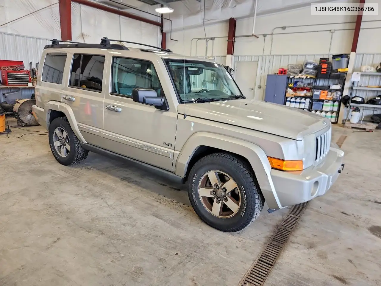 2006 Jeep Commander VIN: 1J8HG48K16C366786 Lot: 61758206