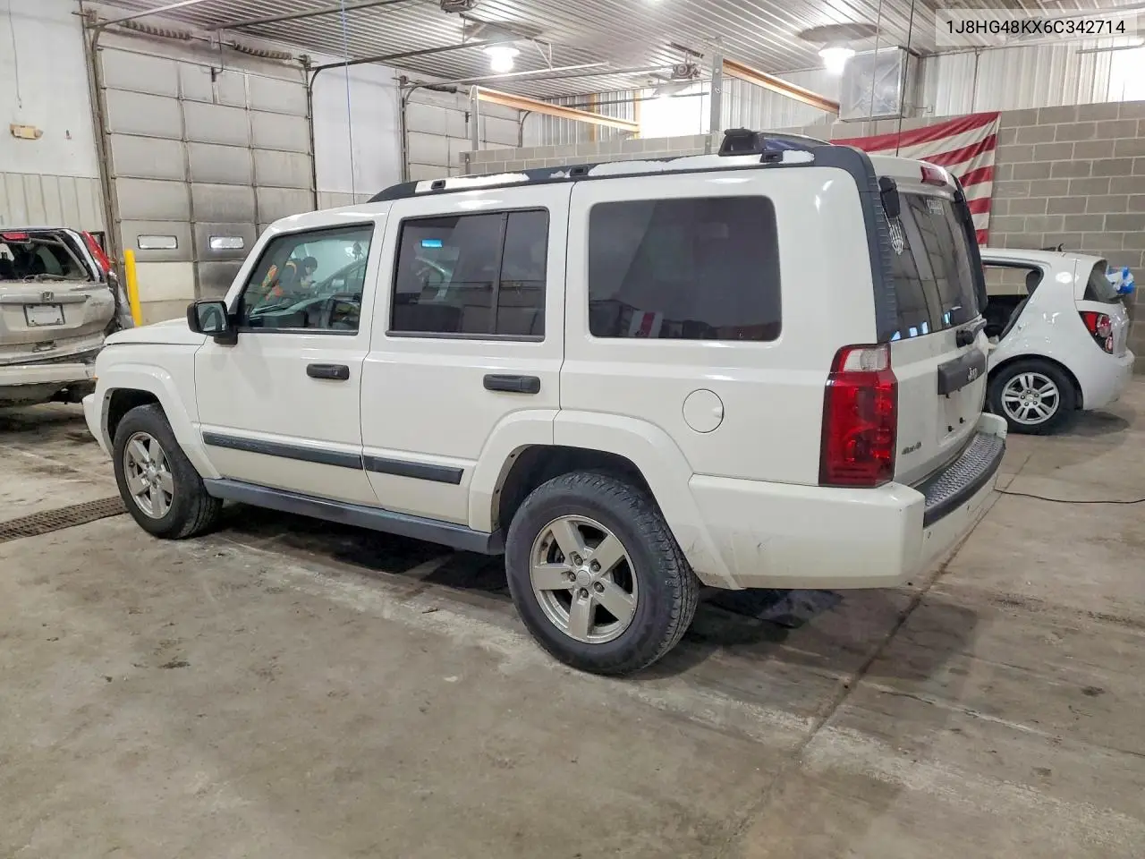 2006 Jeep Commander VIN: 1J8HG48KX6C342714 Lot: 76143805