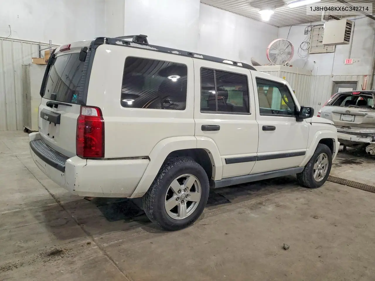 2006 Jeep Commander VIN: 1J8HG48KX6C342714 Lot: 76143805