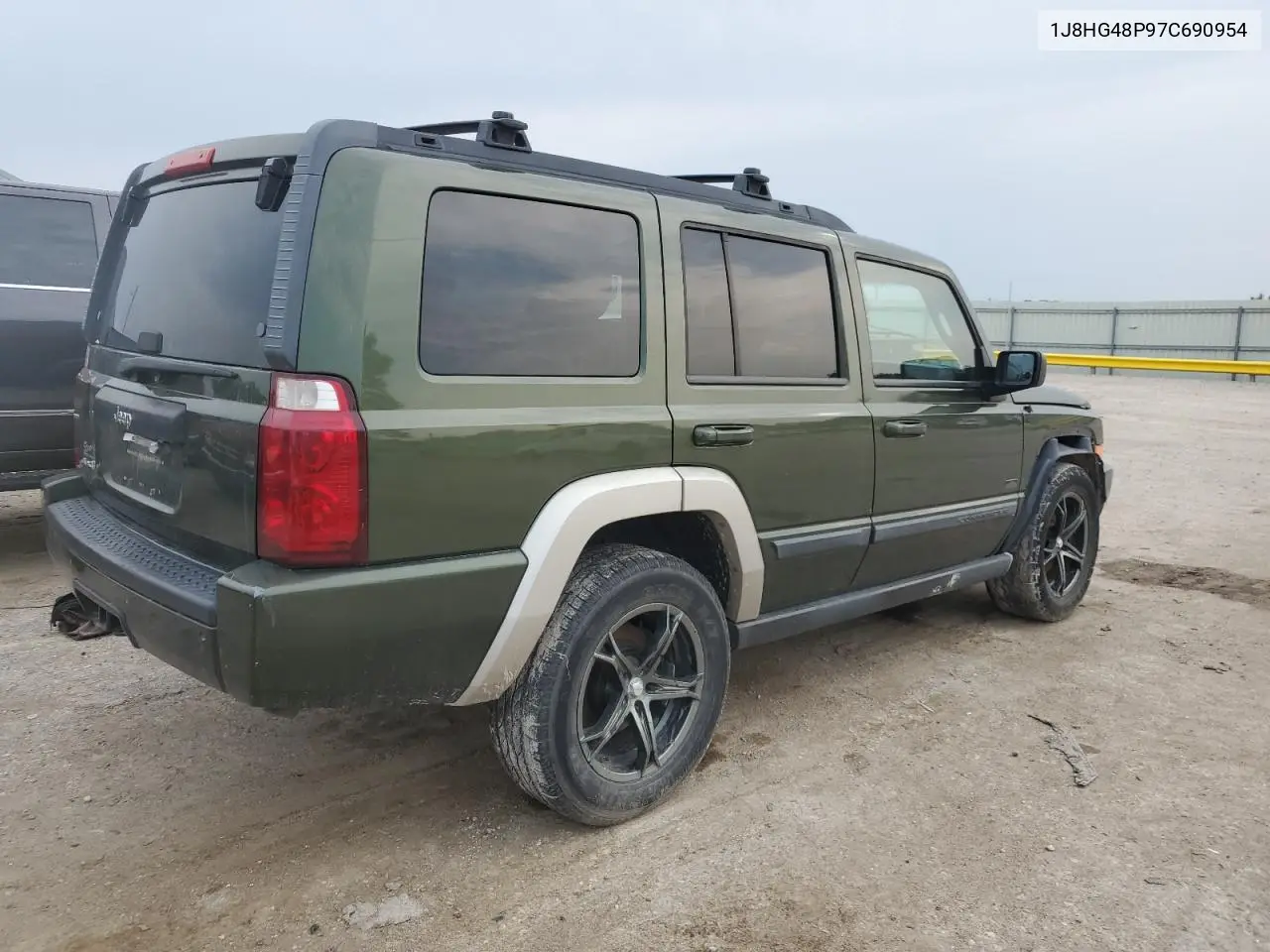 2007 Jeep Commander VIN: 1J8HG48P97C690954 Lot: 49900976