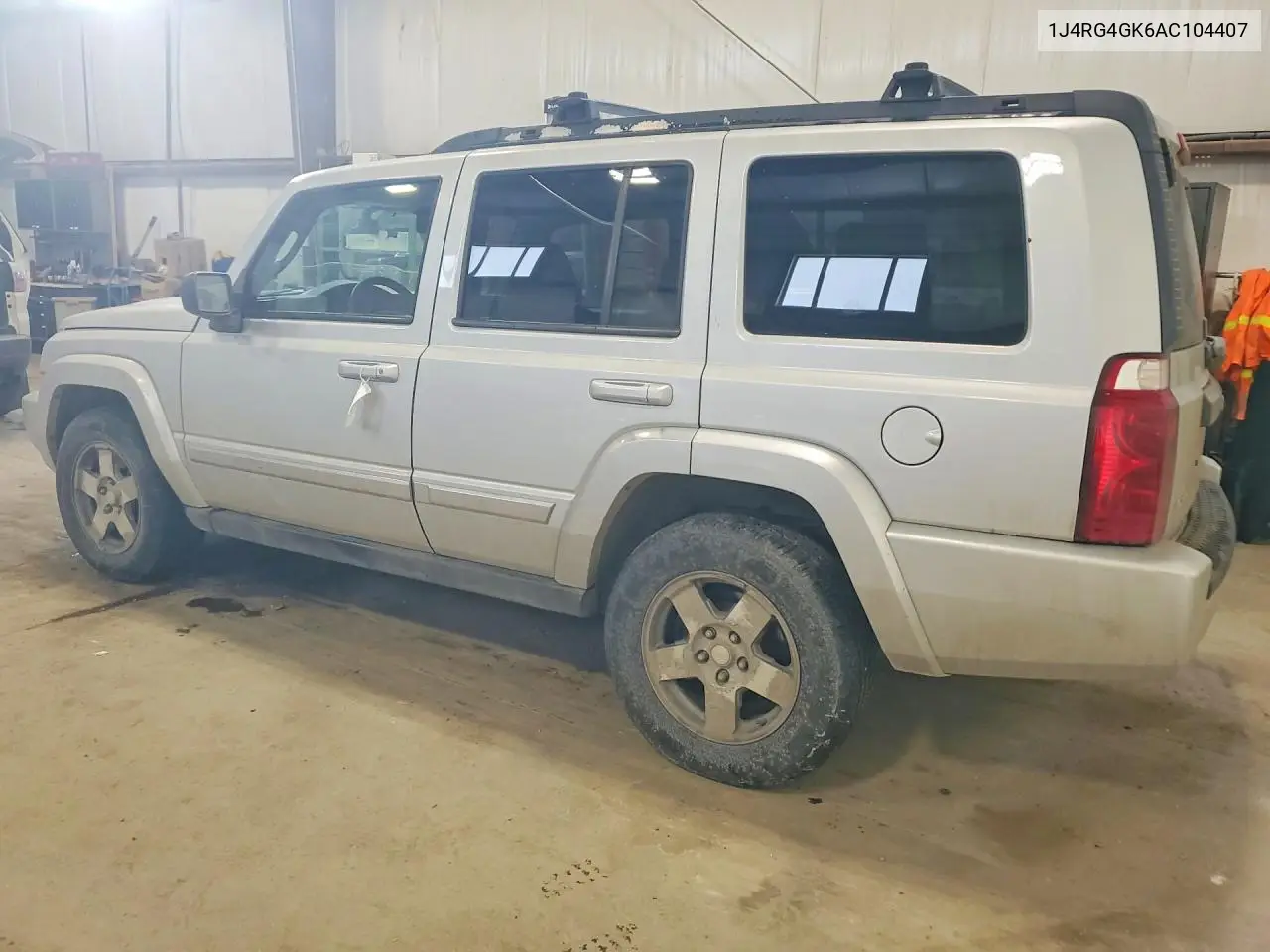 2010 Jeep Commander Sport VIN: 1J4RG4GK6AC104407 Lot: 41661656