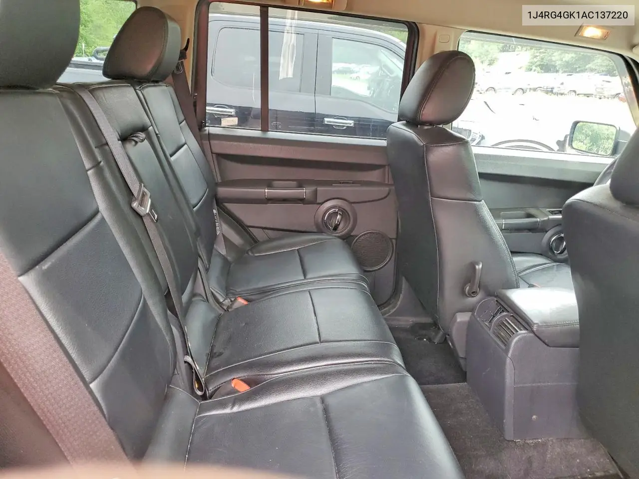 2010 Jeep Commander Sport VIN: 1J4RG4GK1AC137220 Lot: 61740746