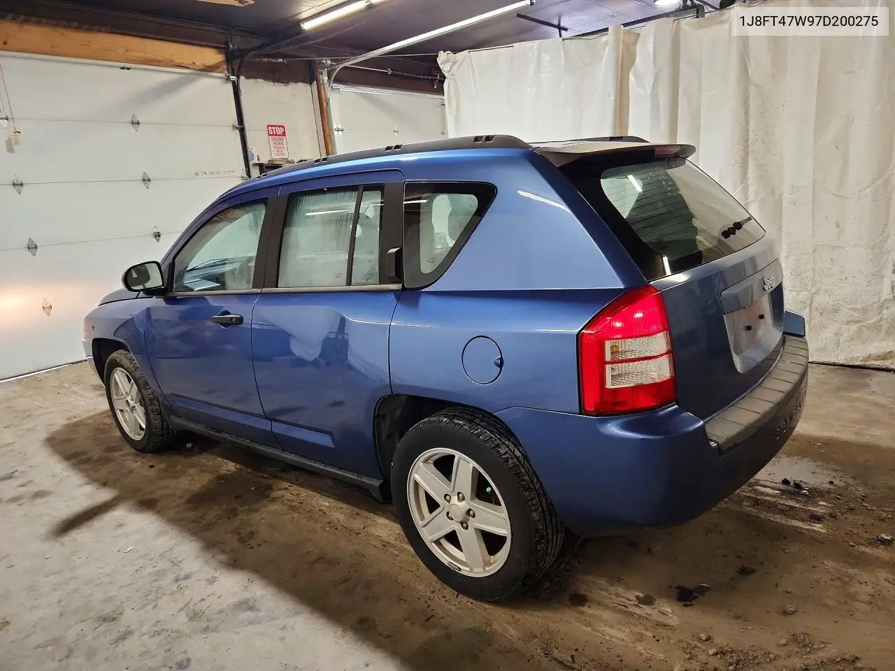 2007 Jeep Compass VIN: 1J8FT47W97D200275 Lot: 61621986