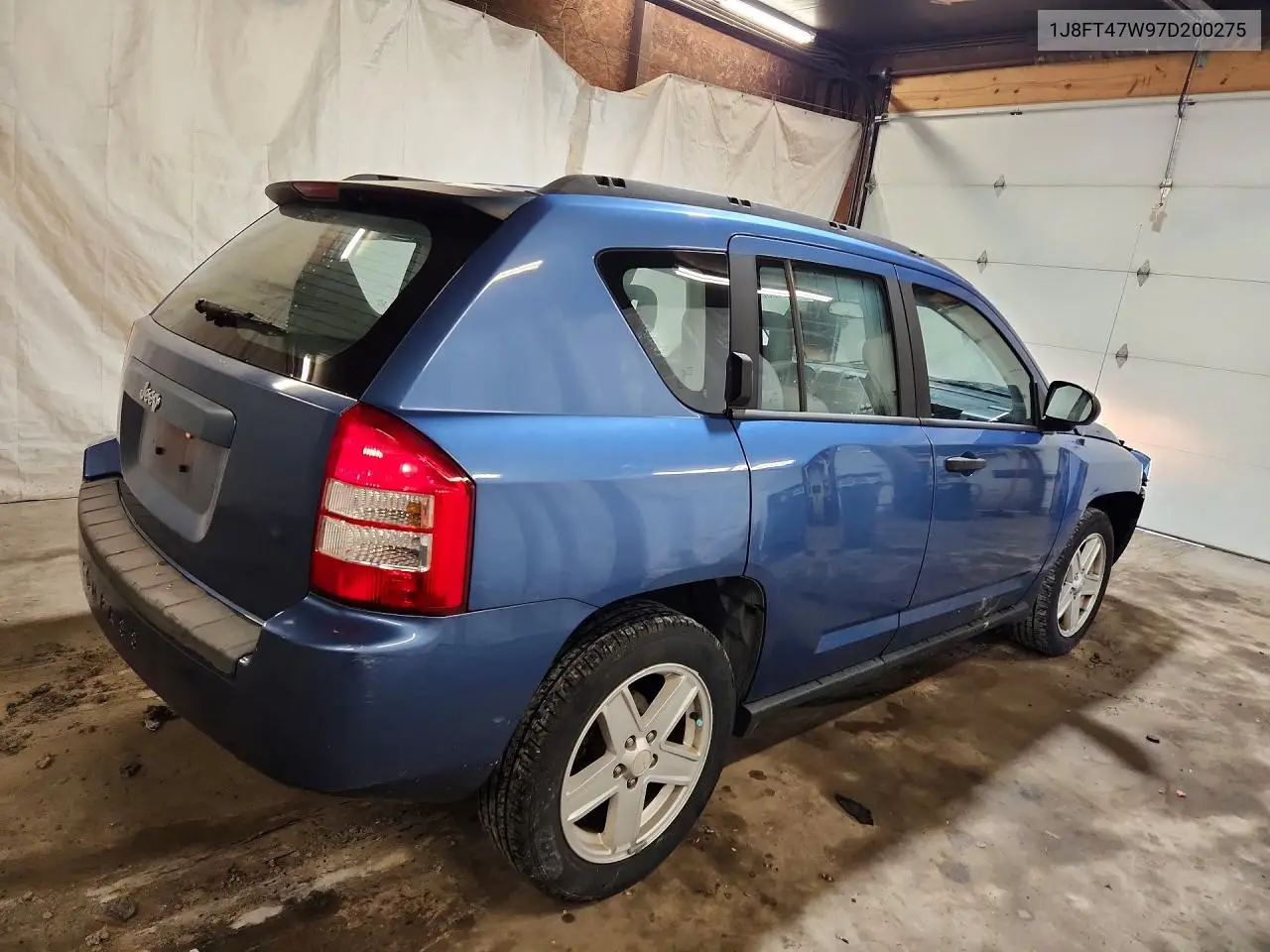 2007 Jeep Compass VIN: 1J8FT47W97D200275 Lot: 61621986