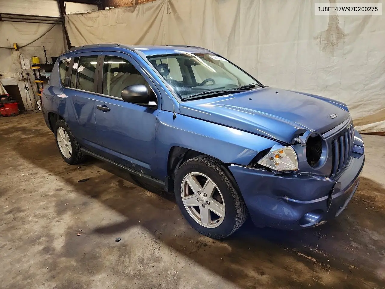 2007 Jeep Compass VIN: 1J8FT47W97D200275 Lot: 61621986