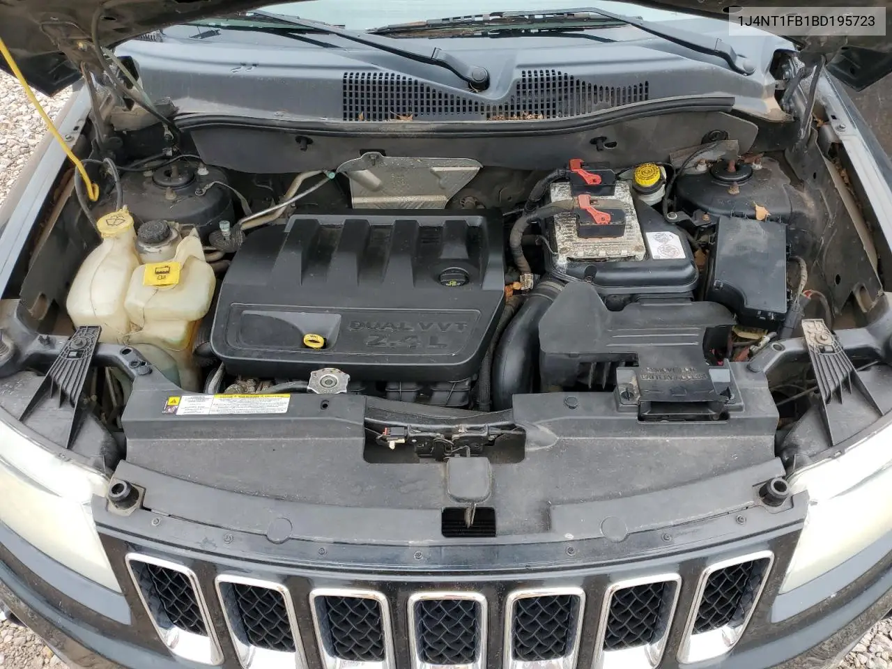 1J4NT1FB1BD195723 2011 Jeep Compass