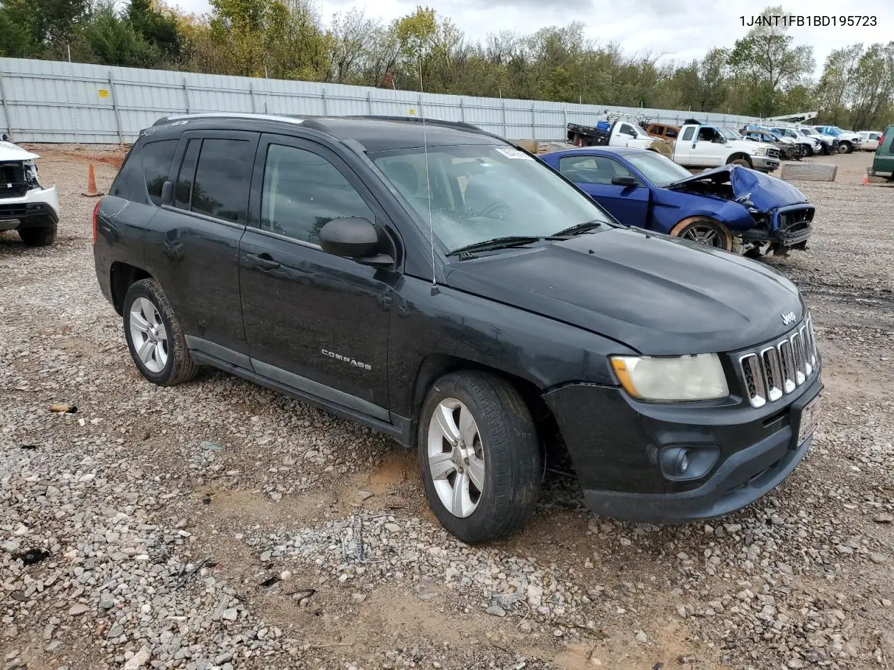 1J4NT1FB1BD195723 2011 Jeep Compass