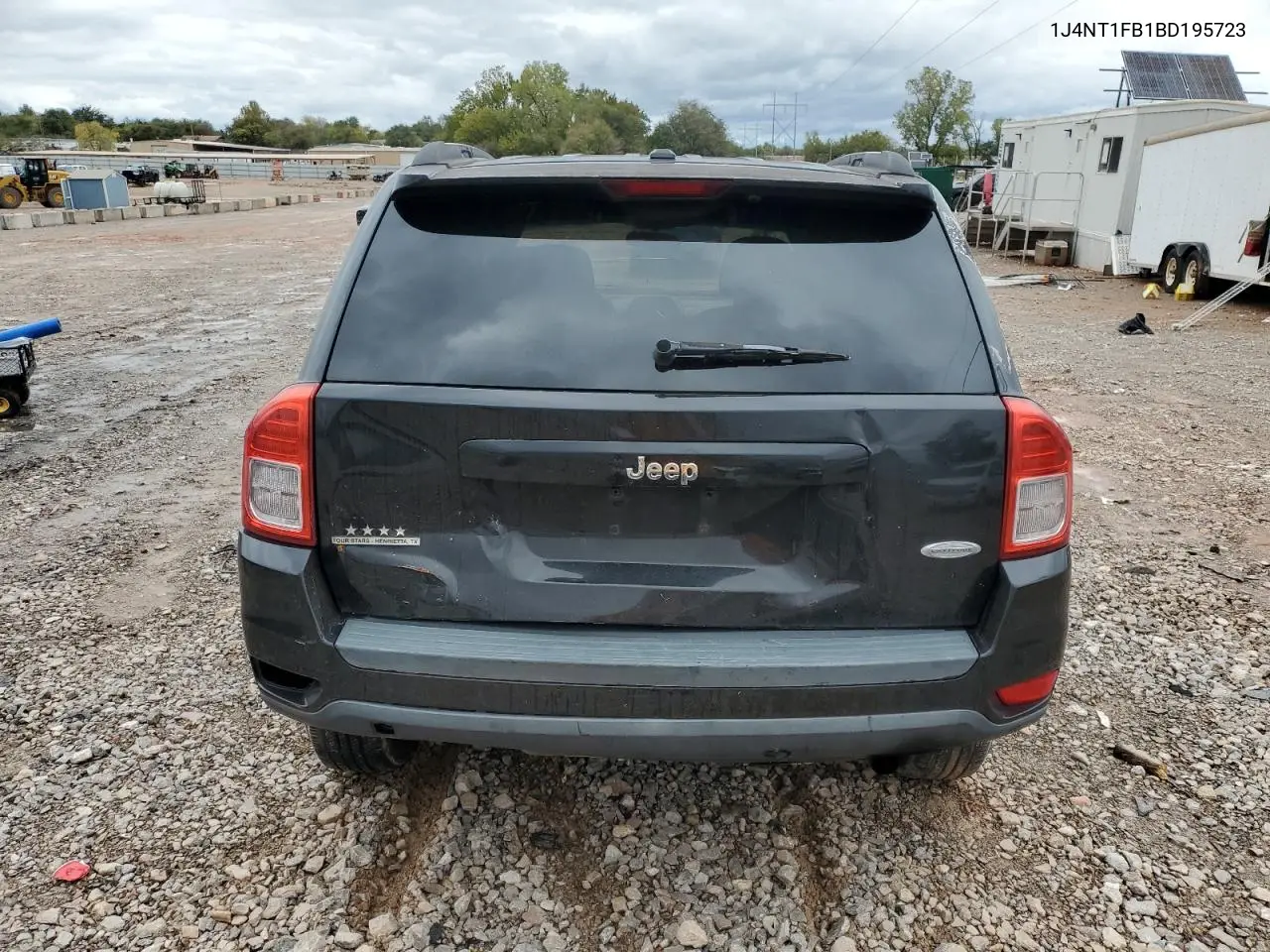 1J4NT1FB1BD195723 2011 Jeep Compass