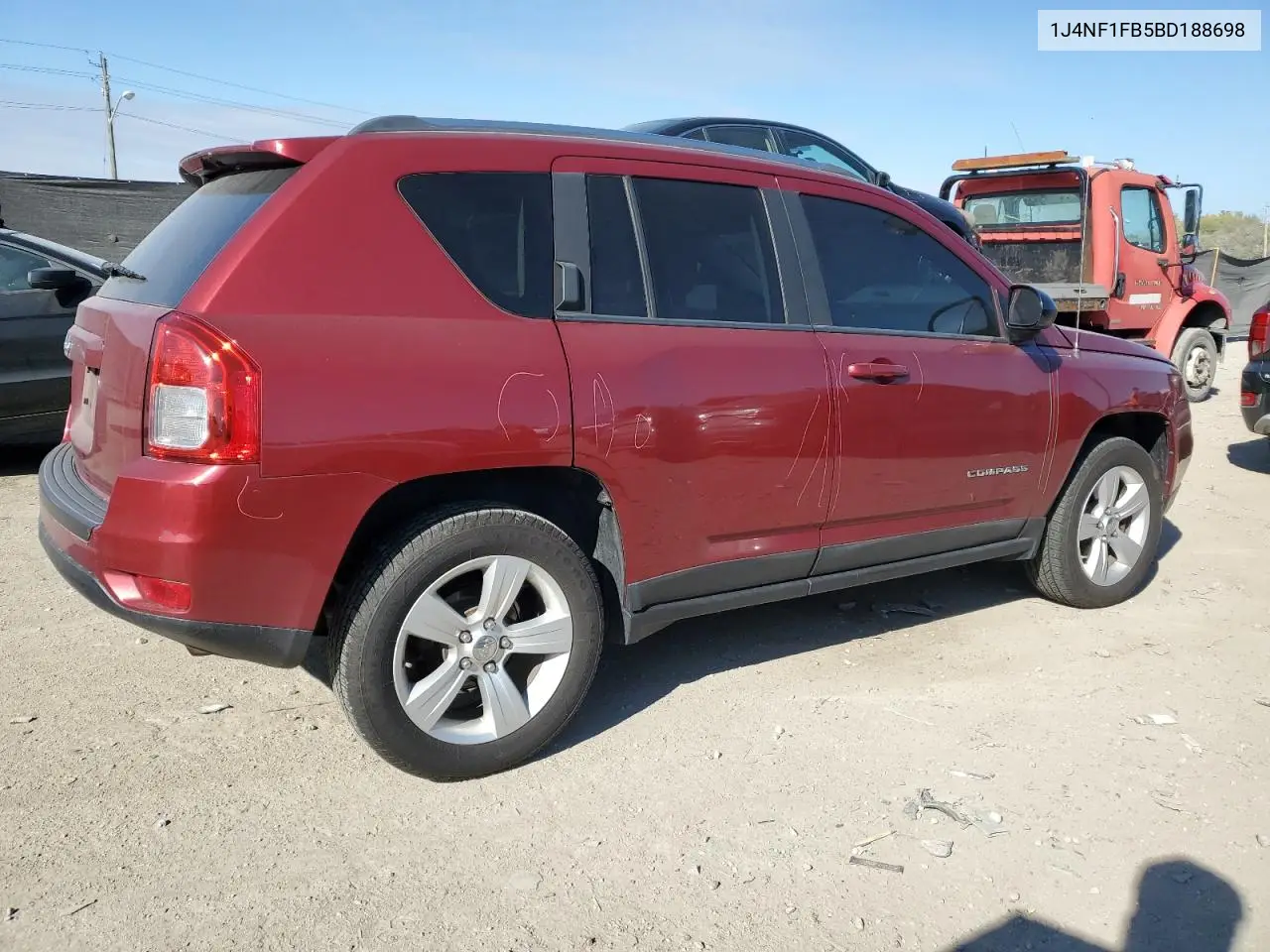 1J4NF1FB5BD188698 2011 Jeep Compass Sport