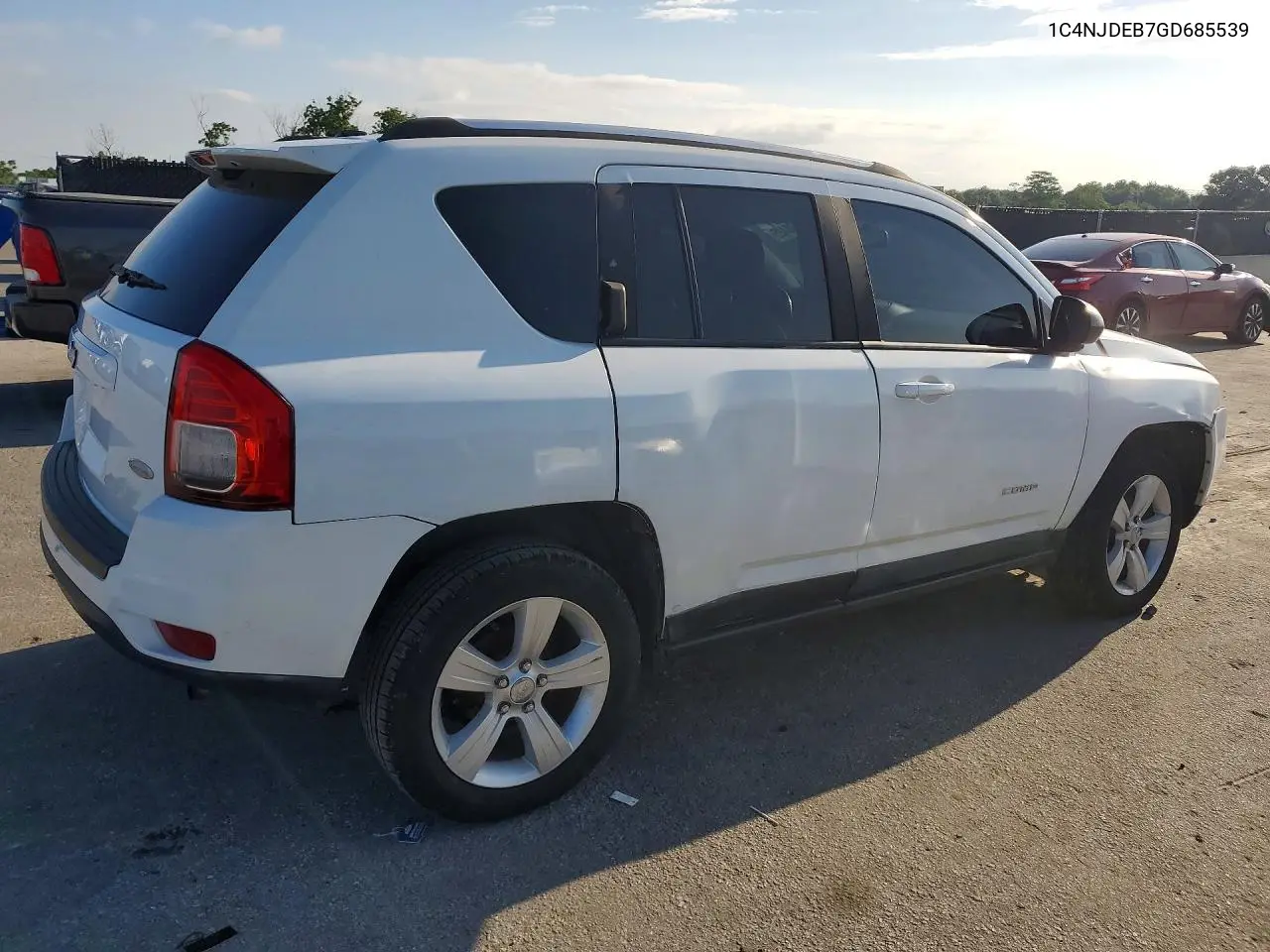 2016 Jeep Compass Latitude VIN: 1C4NJDEB7GD685539 Lot: 53938426