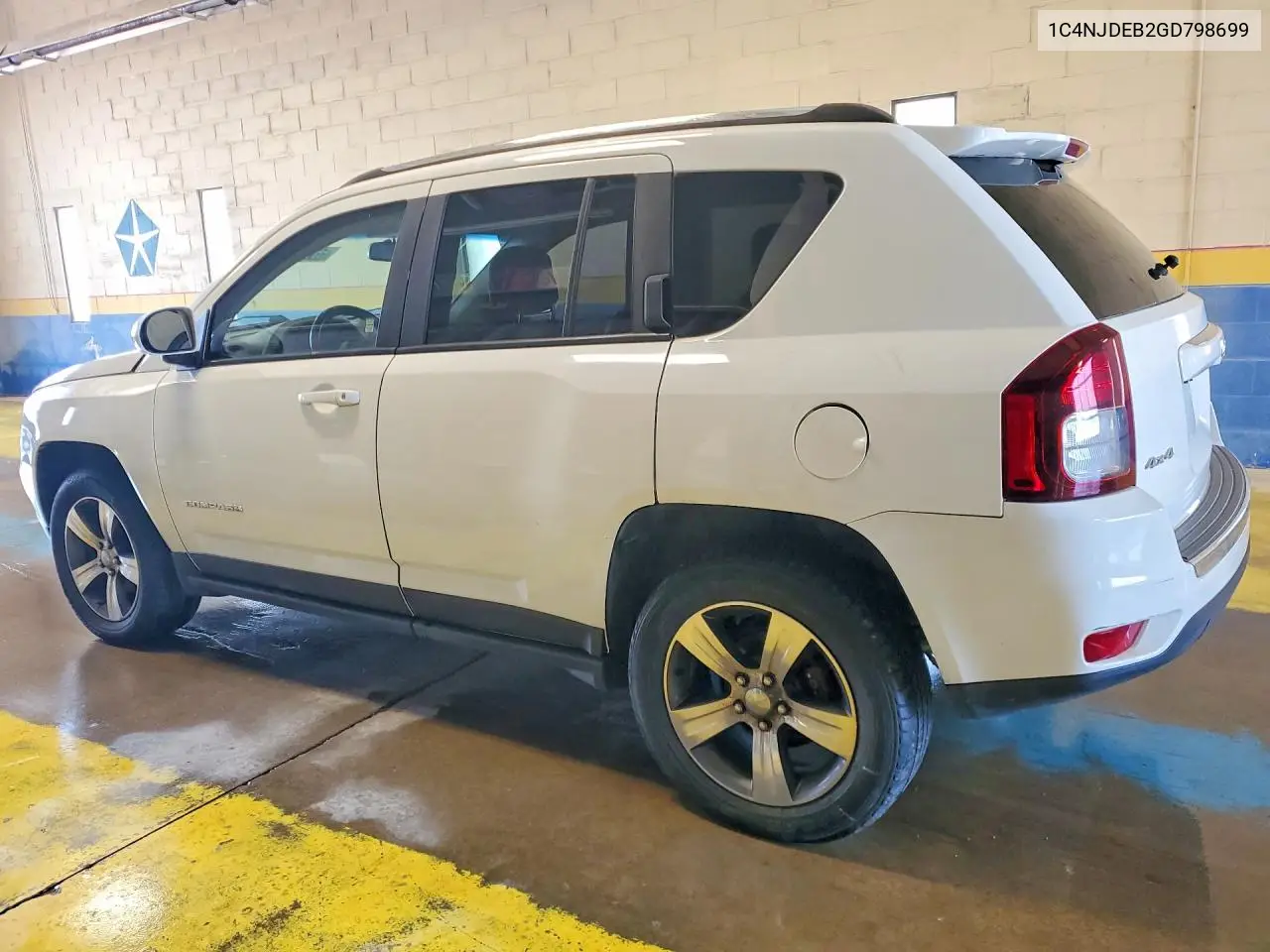 2016 Jeep Compass Latitude VIN: 1C4NJDEB2GD798699 Lot: 55179006