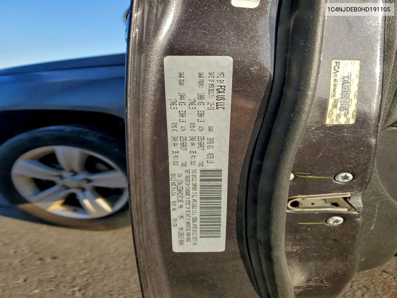1C4NJDEB0HD191105 2017 Jeep Compass Latitude
