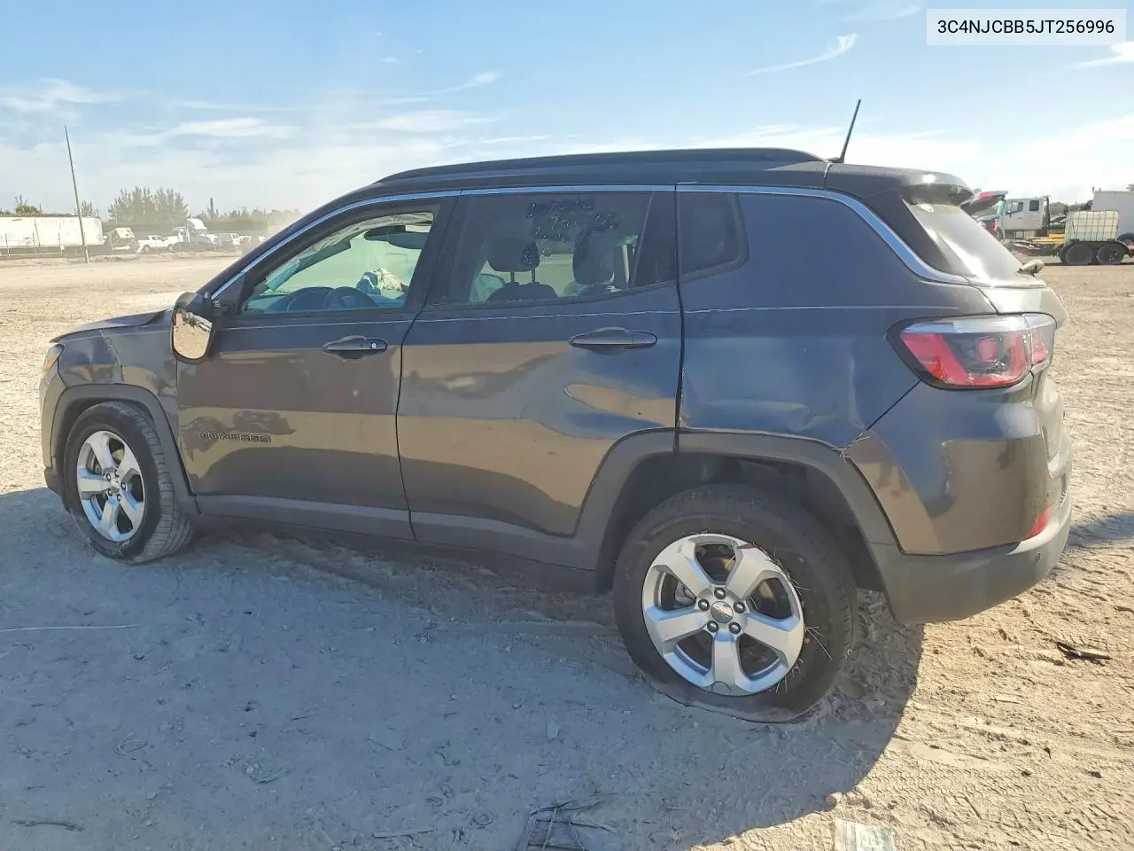 2018 Jeep Compass Latitude VIN: 3C4NJCBB5JT256996 Lot: 48875996