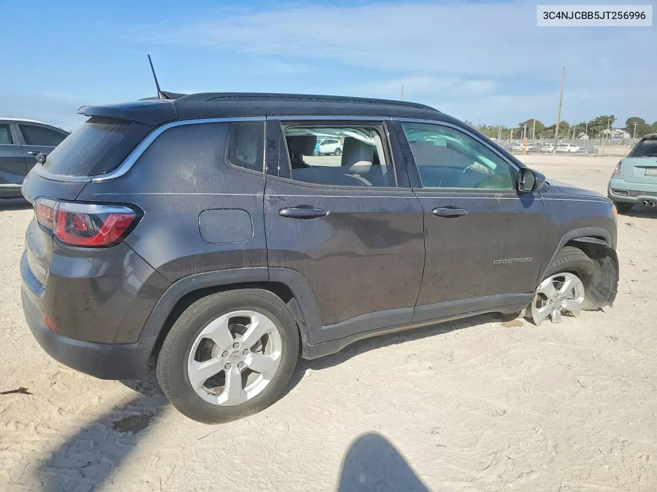 2018 Jeep Compass Latitude VIN: 3C4NJCBB5JT256996 Lot: 48875996