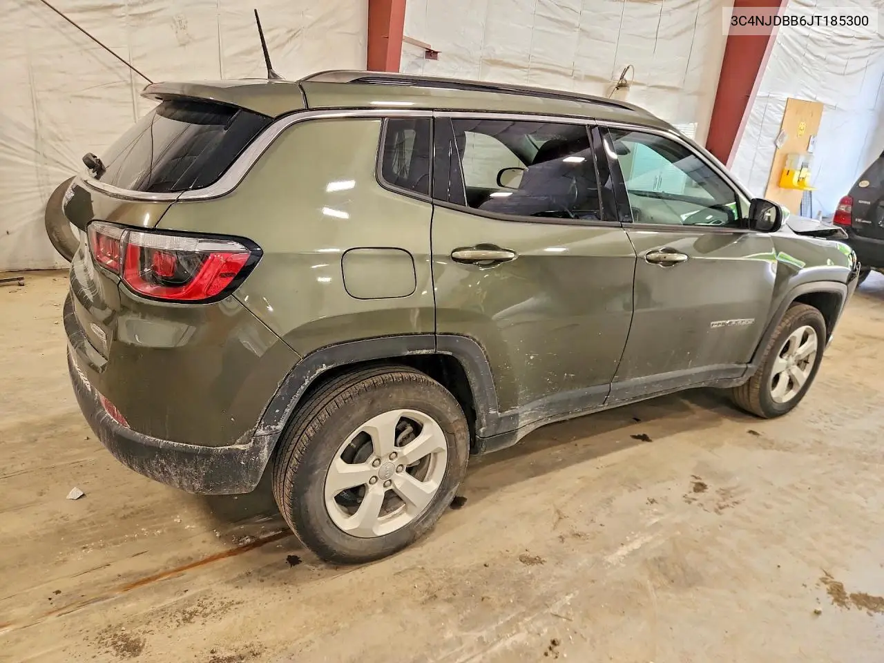 2018 Jeep Compass Latitude VIN: 3C4NJDBB6JT185300 Lot: 56272446