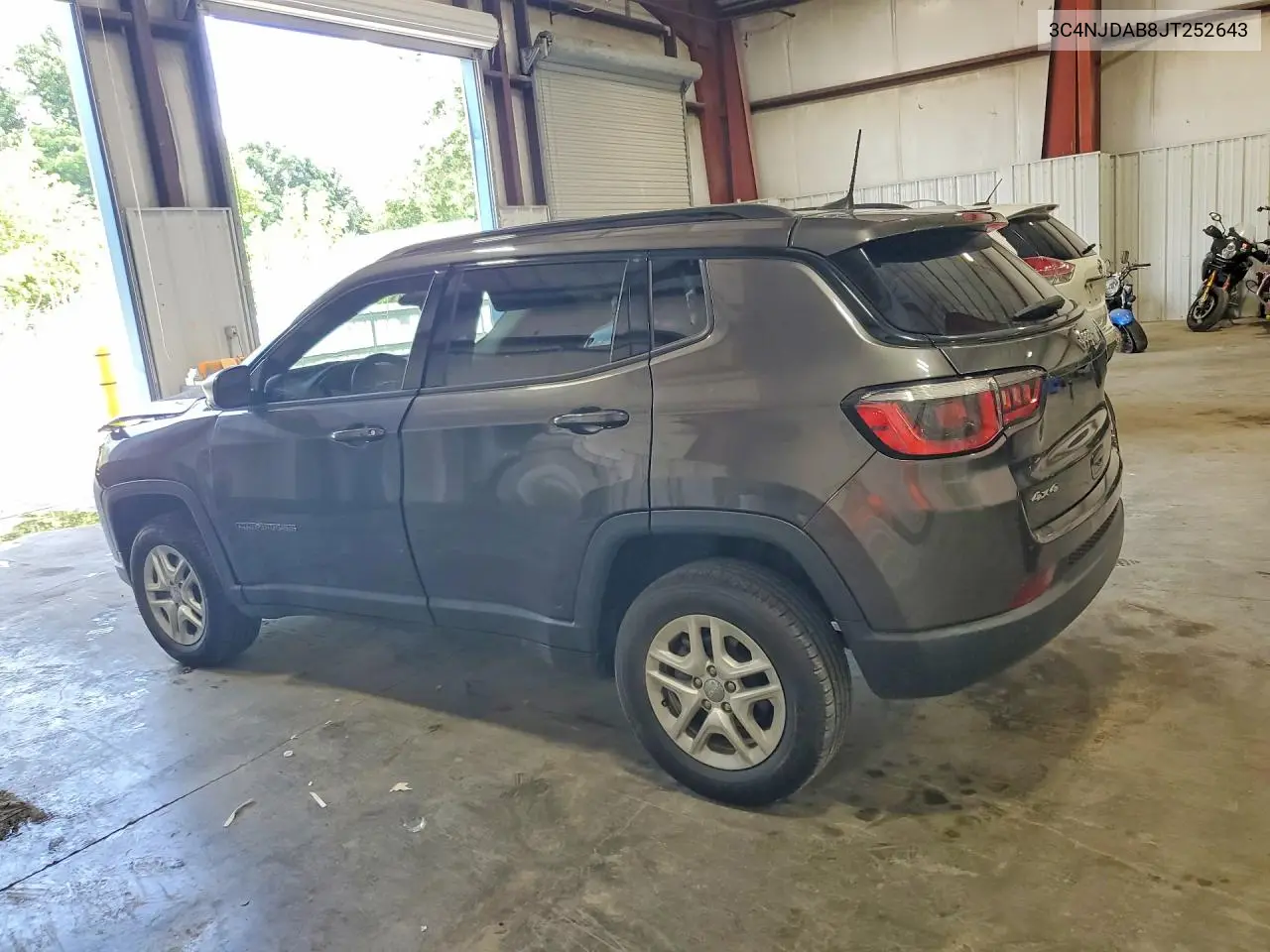 2018 Jeep Compass Sport VIN: 3C4NJDAB8JT252643 Lot: 61328986