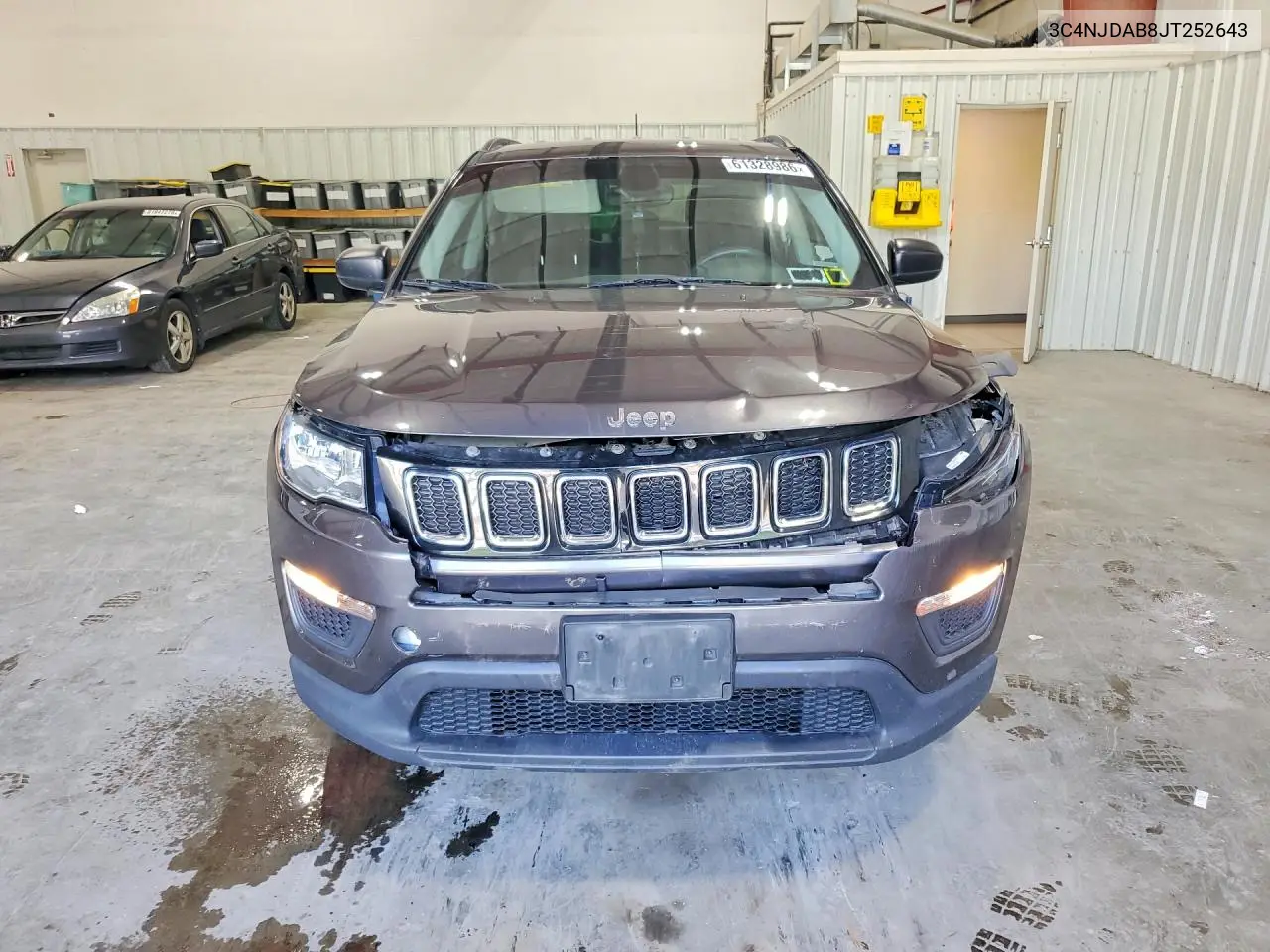 2018 Jeep Compass Sport VIN: 3C4NJDAB8JT252643 Lot: 61328986