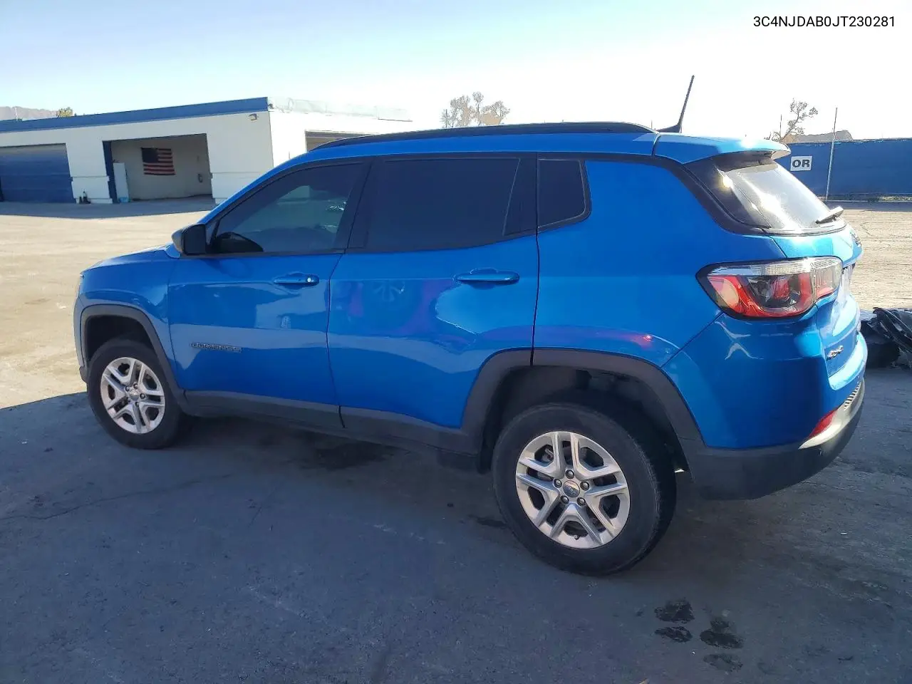 3C4NJDAB0JT230281 2018 Jeep Compass Sport