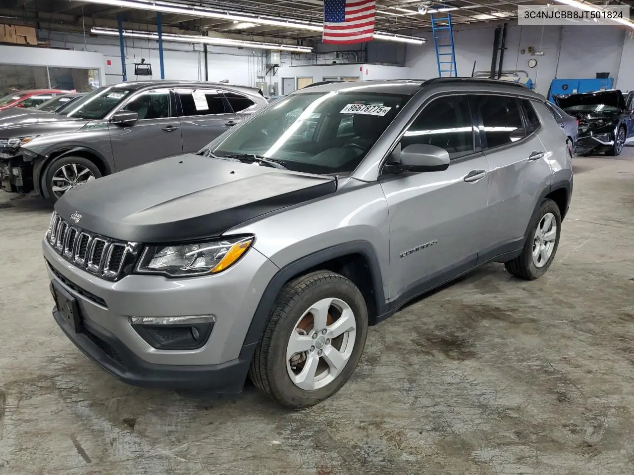 3C4NJCBB8JT501824 2018 Jeep Compass Latitude
