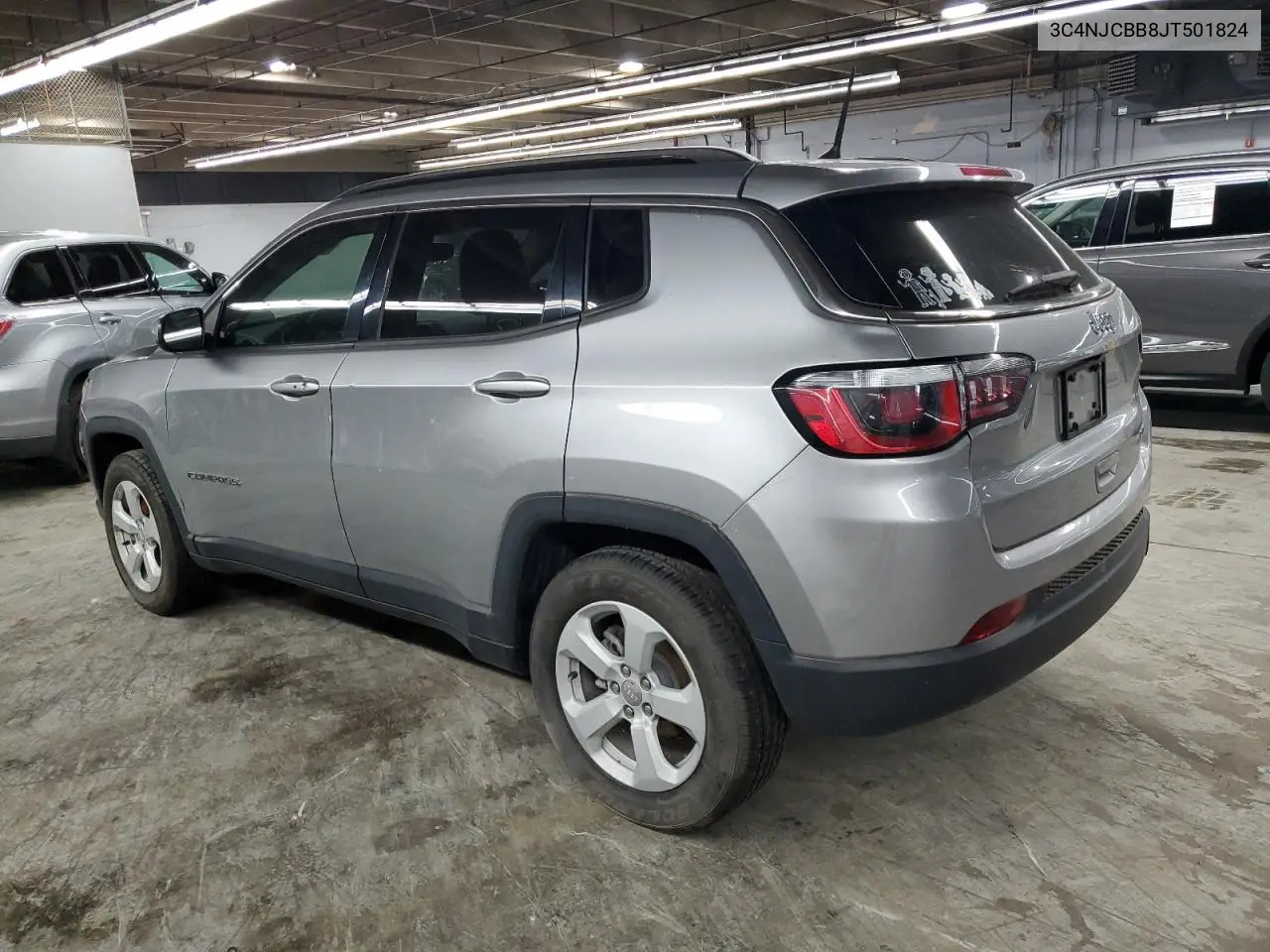 3C4NJCBB8JT501824 2018 Jeep Compass Latitude