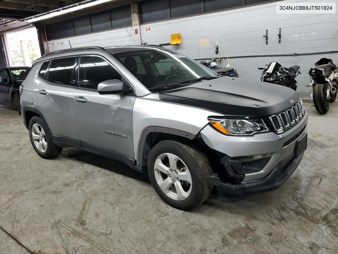 3C4NJCBB8JT501824 2018 Jeep Compass Latitude