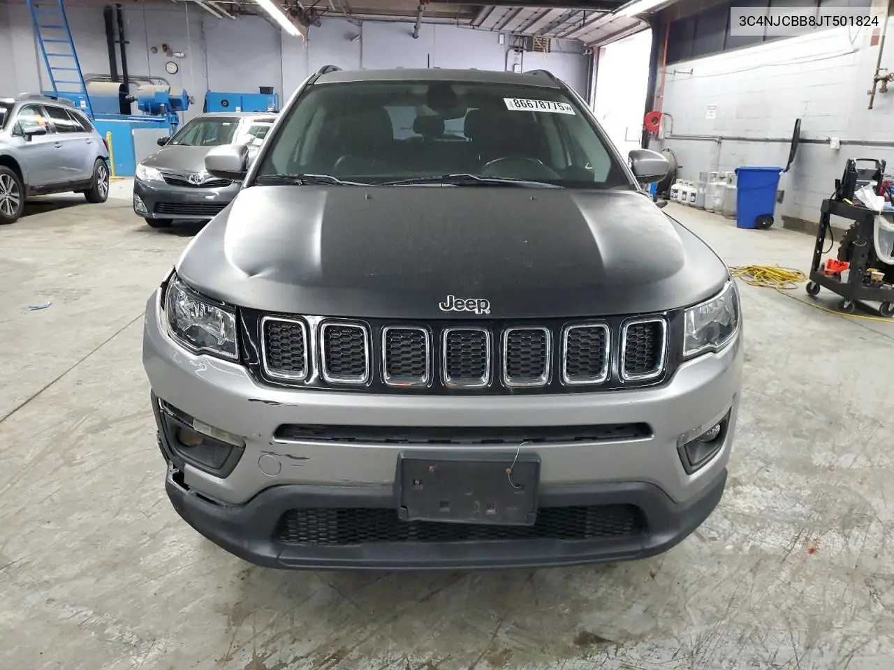 3C4NJCBB8JT501824 2018 Jeep Compass Latitude