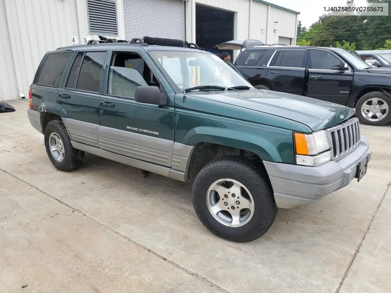 I (ZJ)