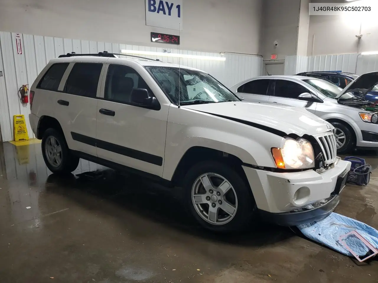 1J4GR48K95C502703 2005 Jeep Grand Cherokee Laredo