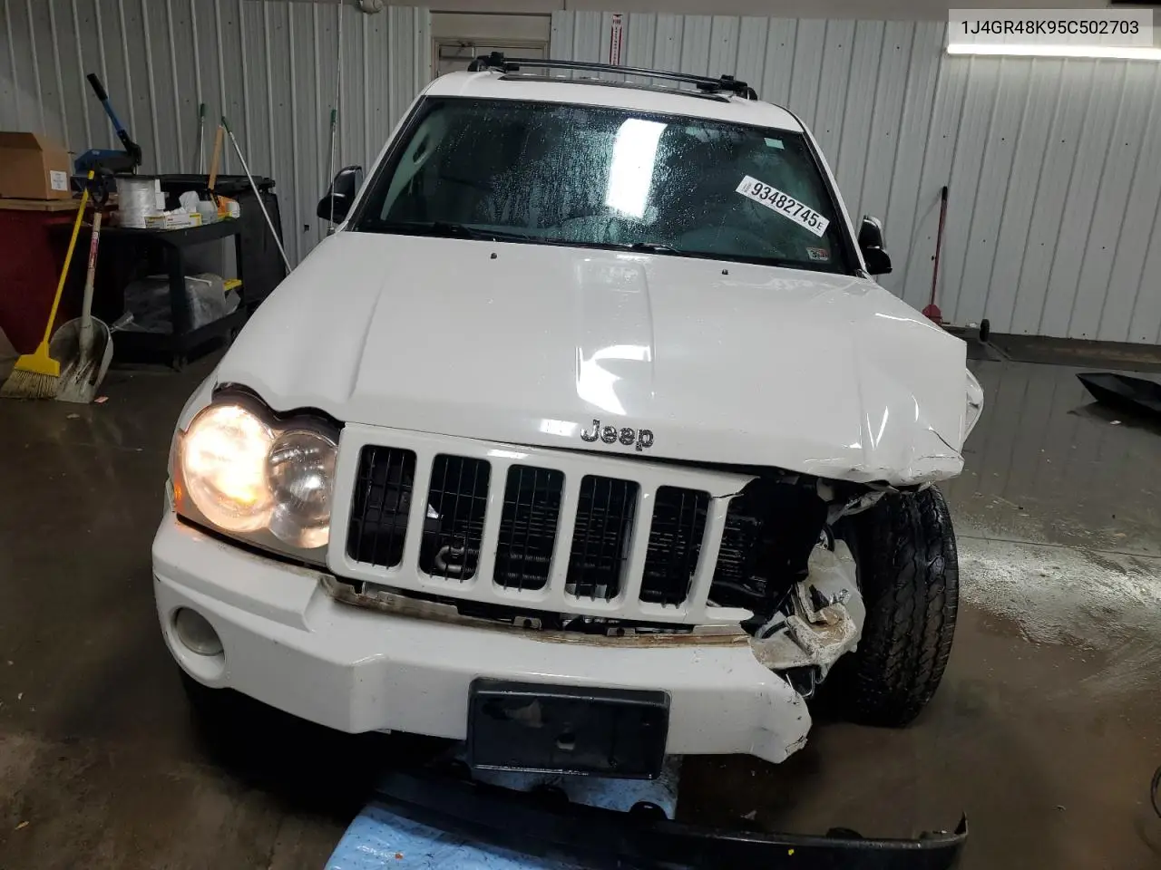 1J4GR48K95C502703 2005 Jeep Grand Cherokee Laredo