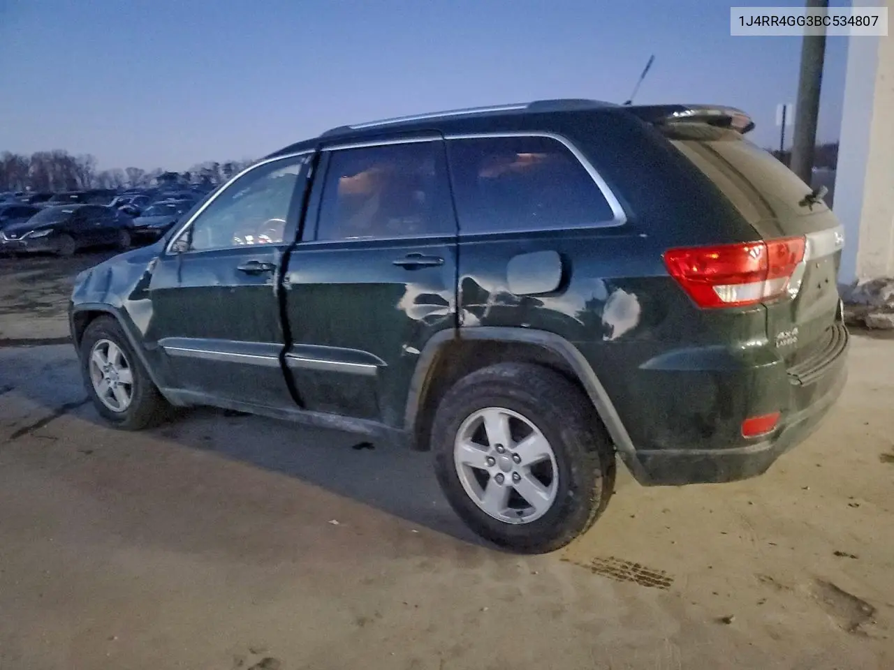 1J4RR4GG3BC534807 2011 Jeep Grand Cherokee Laredo