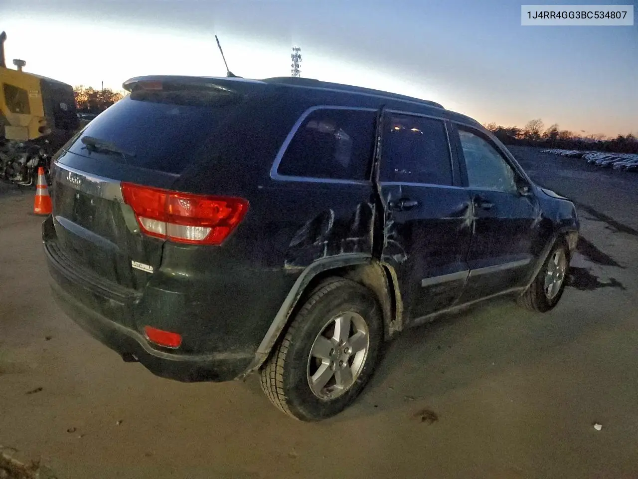 1J4RR4GG3BC534807 2011 Jeep Grand Cherokee Laredo
