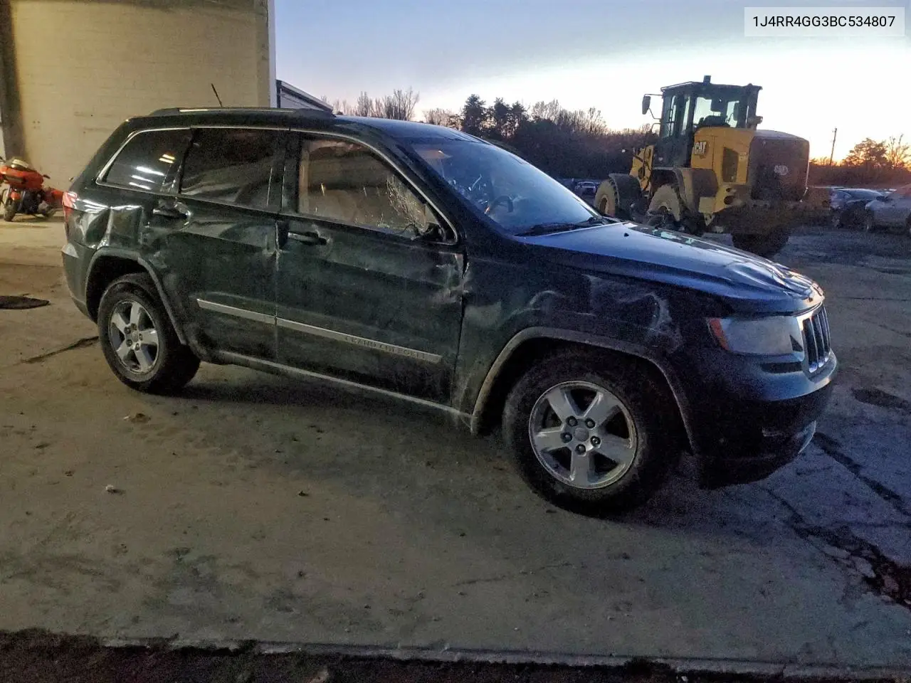 1J4RR4GG3BC534807 2011 Jeep Grand Cherokee Laredo