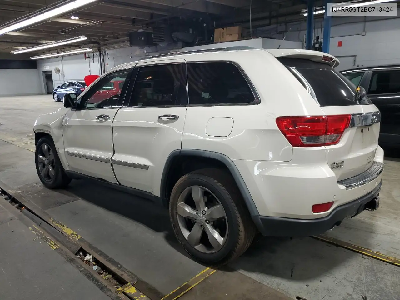 1J4RR5GT2BC713424 2011 Jeep Grand Cherokee Limited