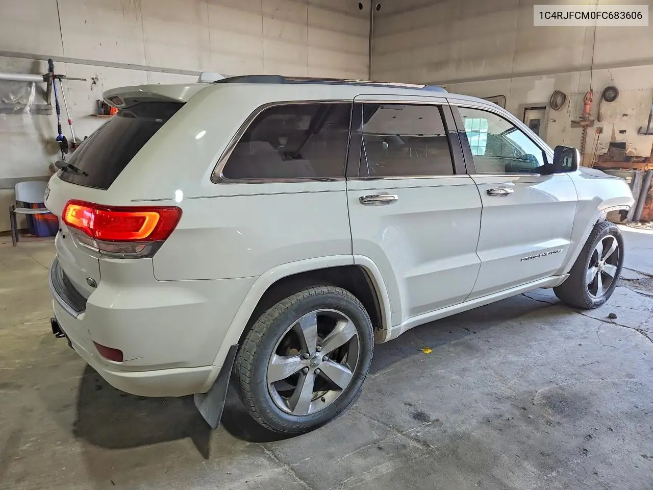 2015 Jeep Grand Cherokee Overland VIN: 1C4RJFCM0FC683606 Lot: 60659536
