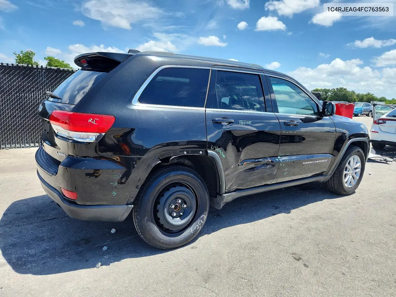 2015 Jeep Grand Cherokee Laredo VIN: 1C4RJEAG4FC763563 Lot: 62223476