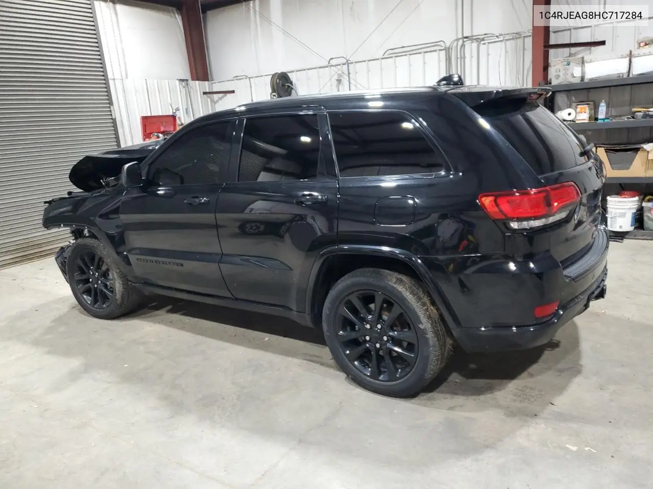 1C4RJEAG8HC717284 2017 Jeep Grand Cherokee Laredo