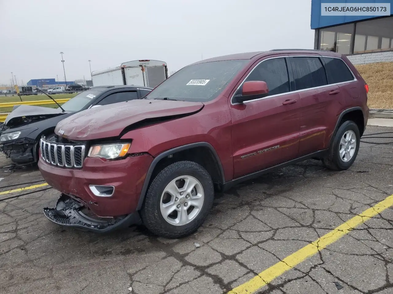 1C4RJEAG6HC850173 2017 Jeep Grand Cherokee Laredo