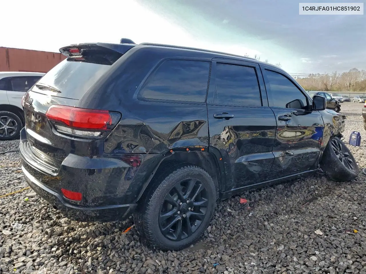 1C4RJFAG1HC851902 2017 Jeep Grand Cherokee Laredo