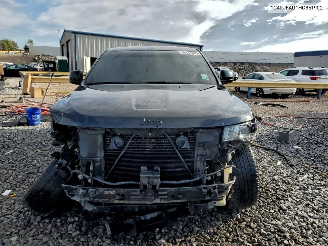 1C4RJFAG1HC851902 2017 Jeep Grand Cherokee Laredo