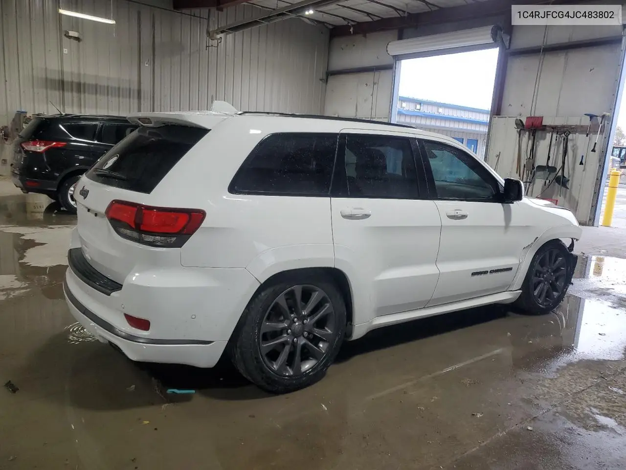 1C4RJFCG4JC483802 2018 Jeep Grand Cherokee Overland