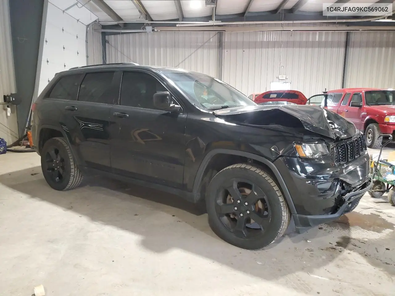 1C4RJFAG9KC569062 2019 Jeep Grand Cherokee Laredo