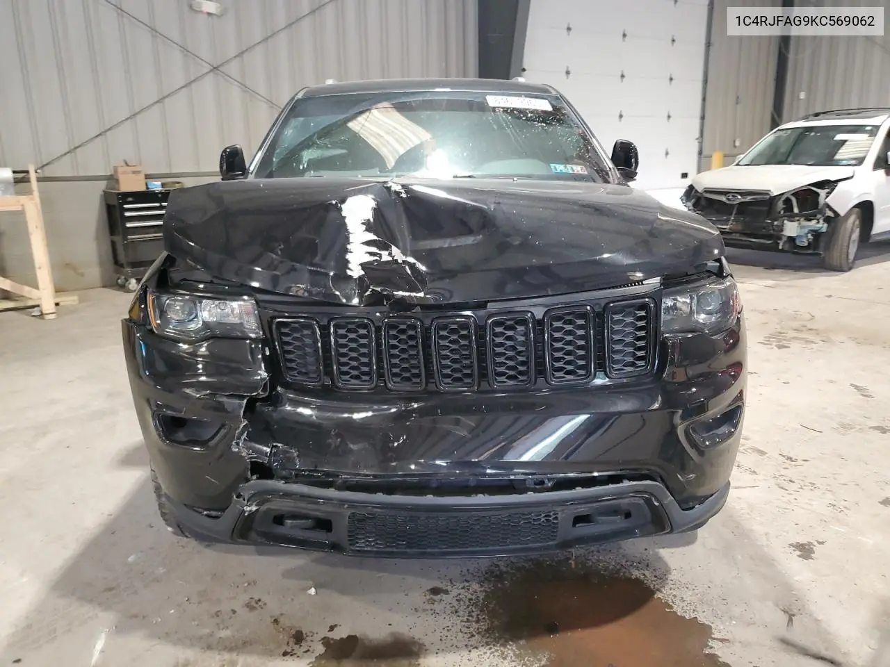 1C4RJFAG9KC569062 2019 Jeep Grand Cherokee Laredo