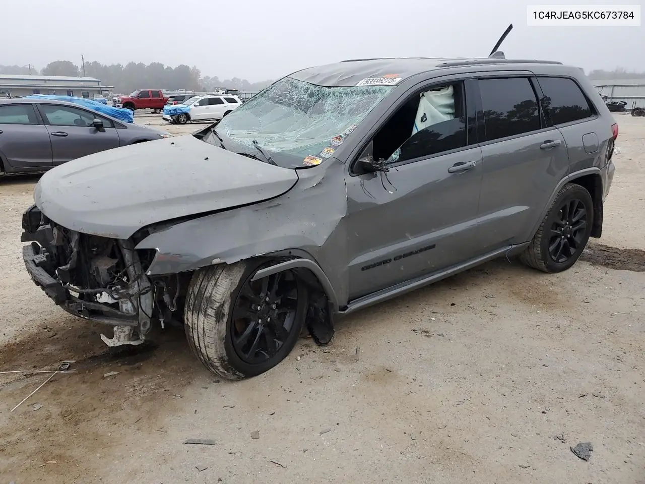 1C4RJEAG5KC673784 2019 Jeep Grand Cherokee Laredo