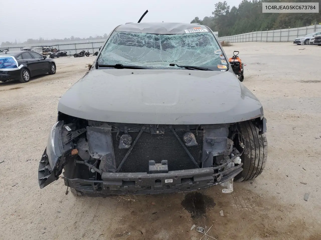 1C4RJEAG5KC673784 2019 Jeep Grand Cherokee Laredo