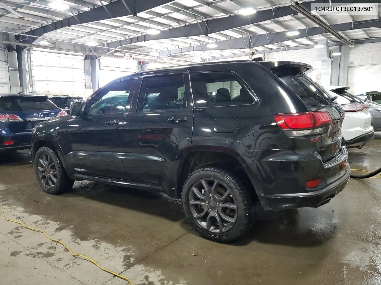 1C4RJFCT3LC137501 2020 Jeep Grand Cherokee Overland