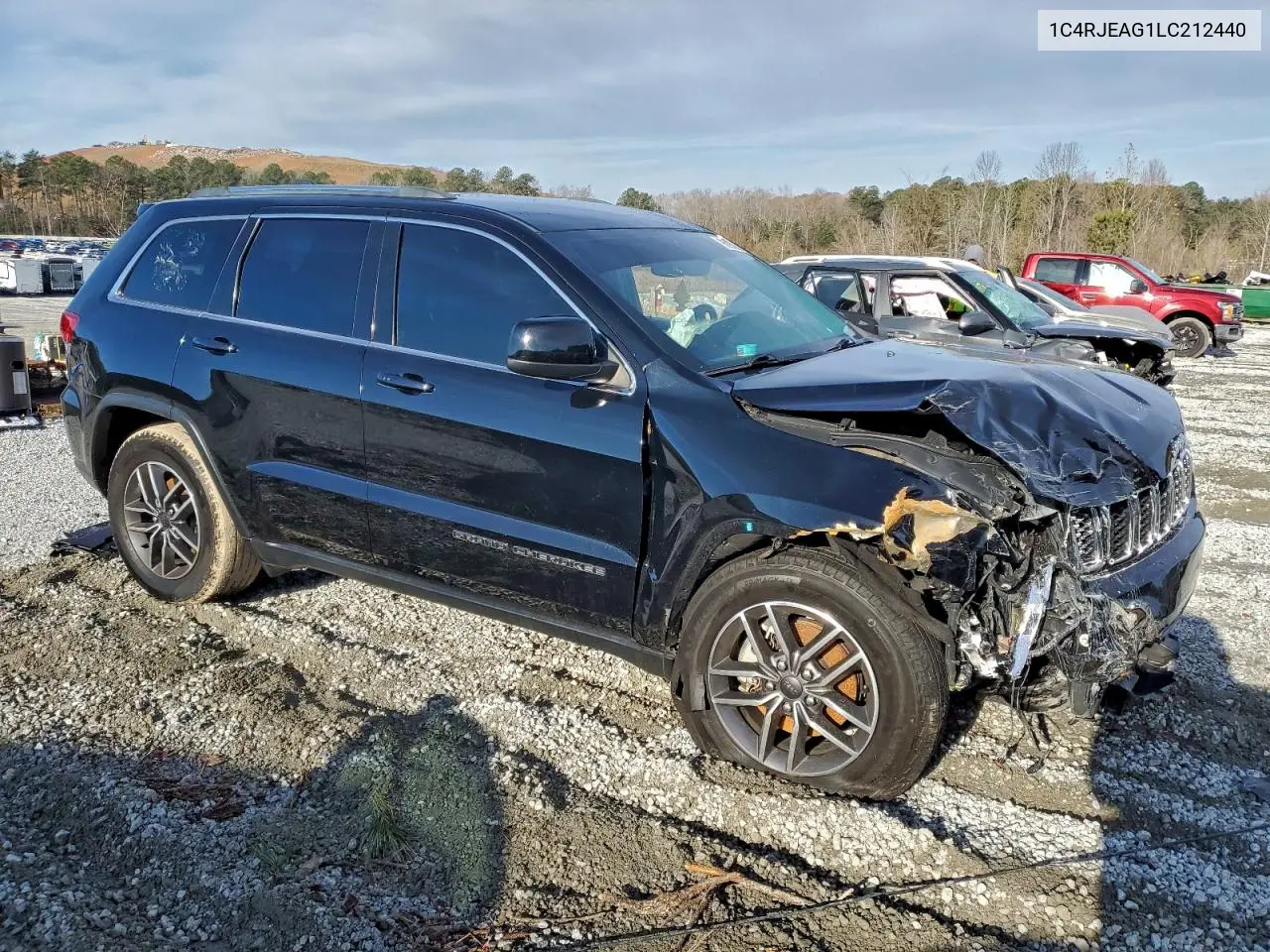 1C4RJEAG1LC212440 2020 Jeep Grand Cherokee Laredo