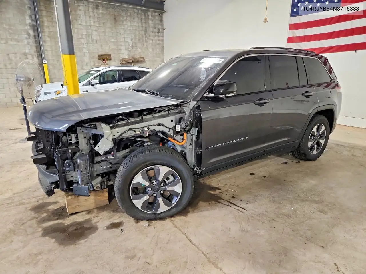 2022 Jeep Grand Cherokee Limited 4Xe VIN: 1C4RJYB64N8716333 Lot: 61706736