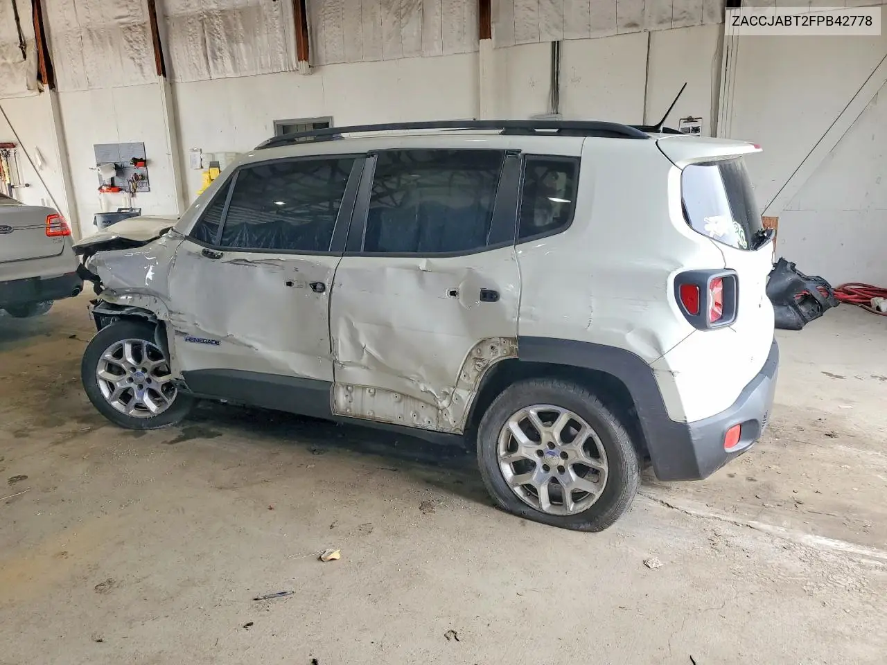 2015 Jeep Renegade Latitude VIN: ZACCJABT2FPB42778 Lot: 60035596